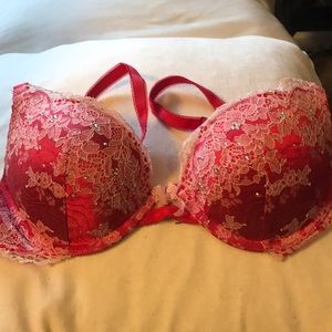 Red lace embellished bra